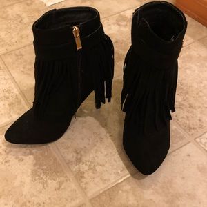 Black ankle fringed heels
